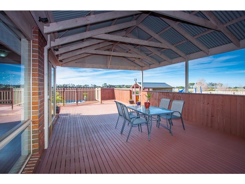 10 Marsh Crescent, Sunbury VIC 3429