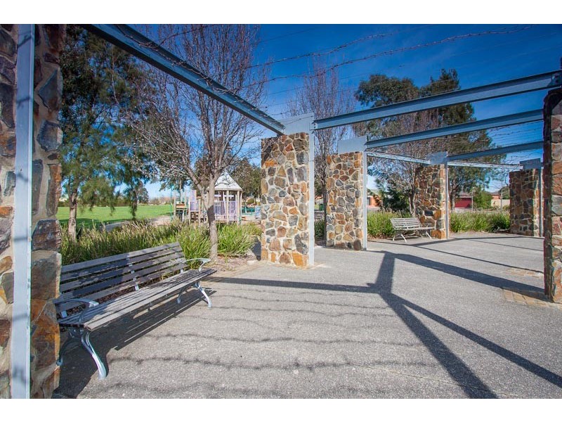 10 Marsh Crescent, Sunbury VIC 3429