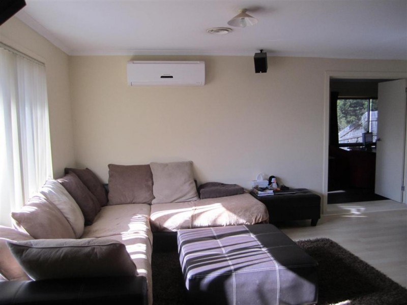 2 REES ROAD, Sunbury VIC 3429