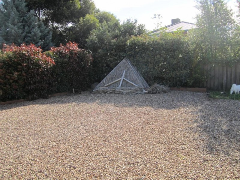 2 REES ROAD, Sunbury VIC 3429