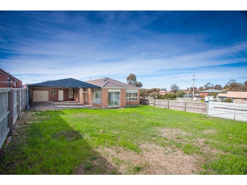 86 Fullwood Drive, Sunbury VIC 3429