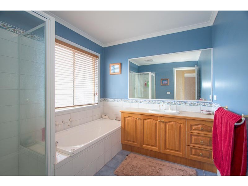 5 Correa Way, Sunbury VIC 3429