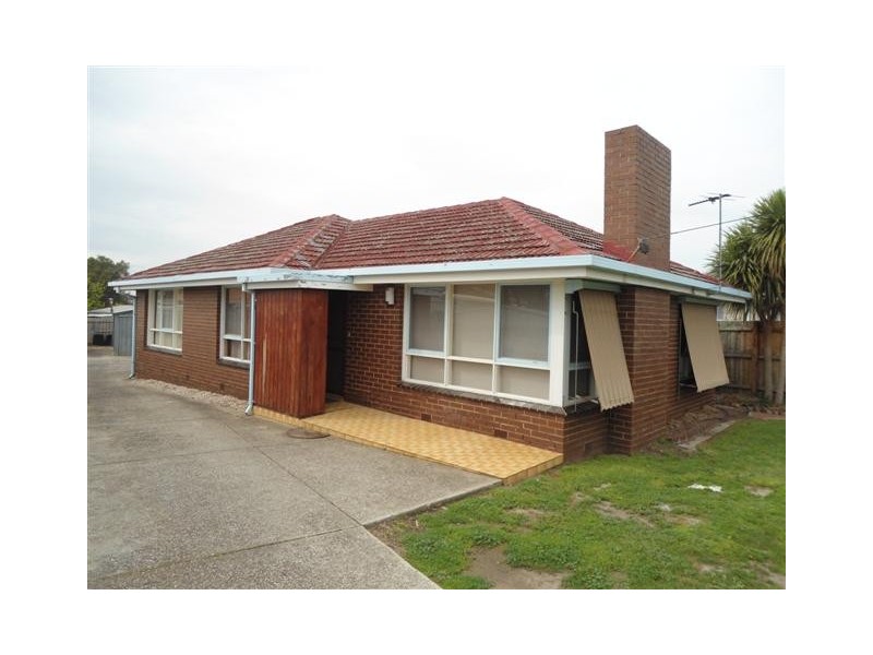 1 RICHARDSON AVE, Sunbury VIC 3429
