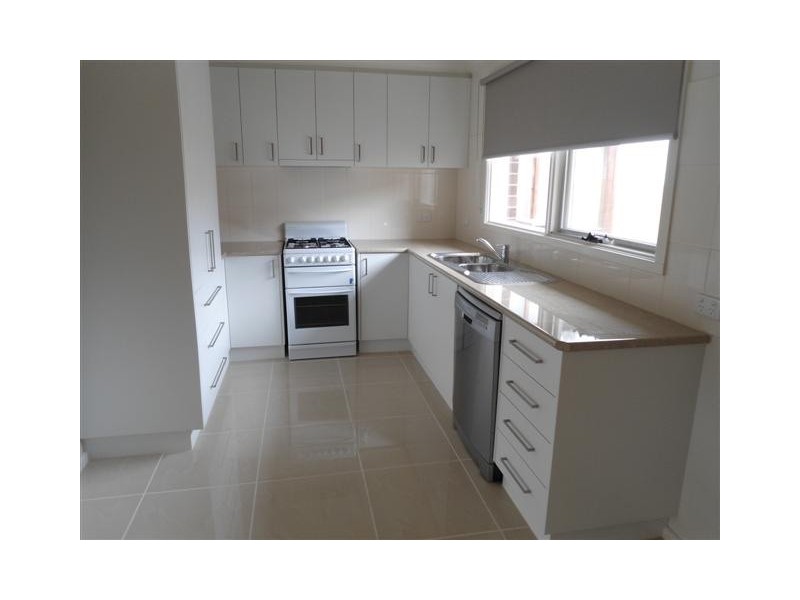 1 RICHARDSON AVE, Sunbury VIC 3429