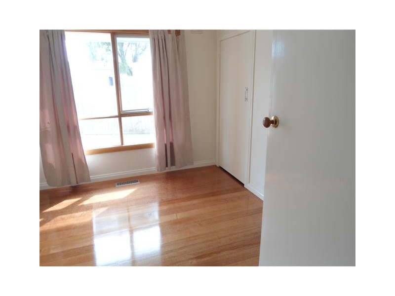 1 RICHARDSON AVE, Sunbury VIC 3429