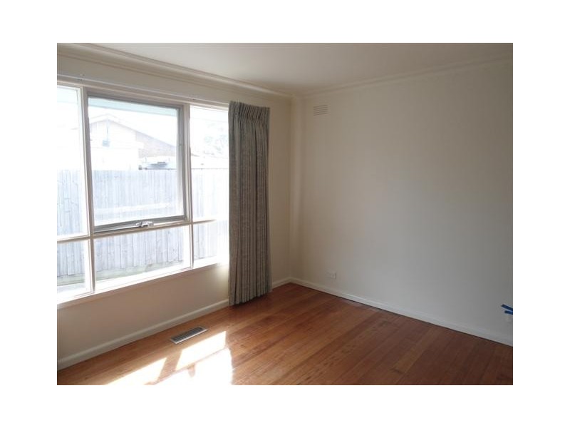 1 RICHARDSON AVE, Sunbury VIC 3429