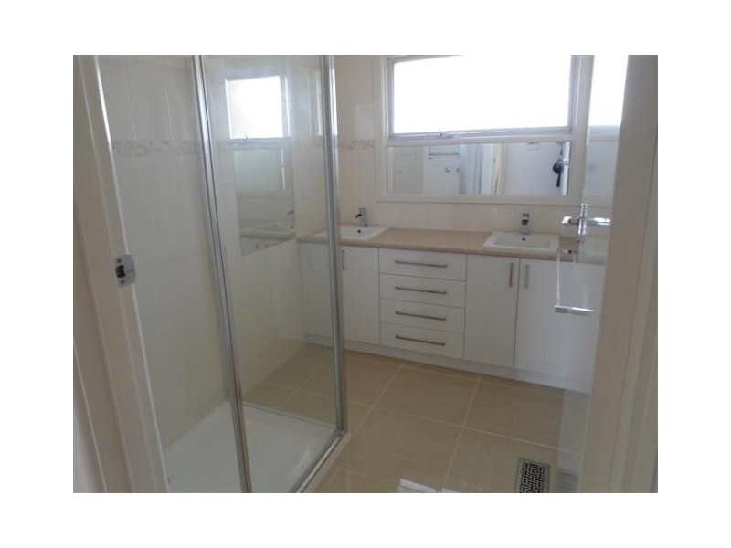 1 RICHARDSON AVE, Sunbury VIC 3429