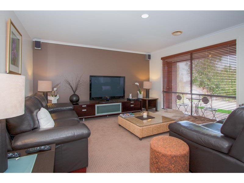 8 Streeton Court, Sunbury VIC 3429