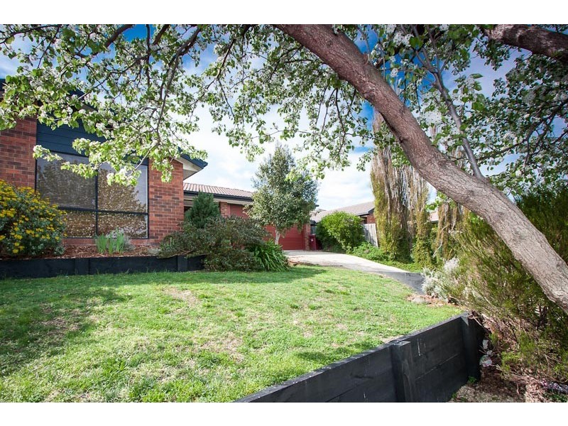 8 Streeton Court, Sunbury VIC 3429