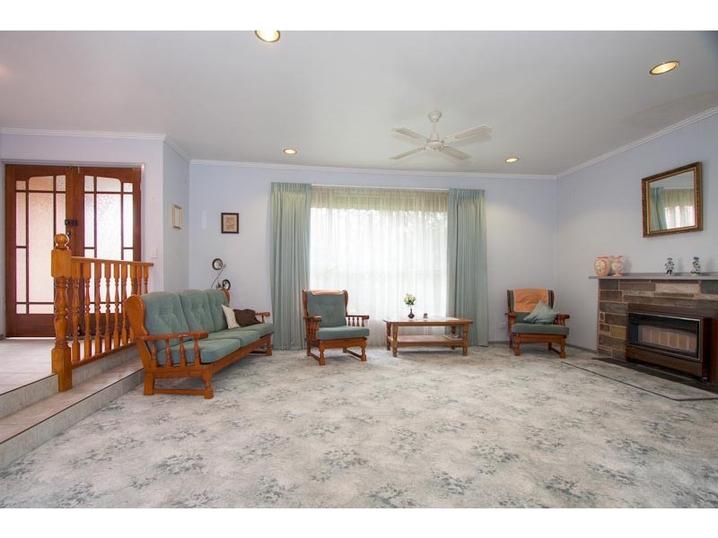 9 Terence Street, Sunbury VIC 3429