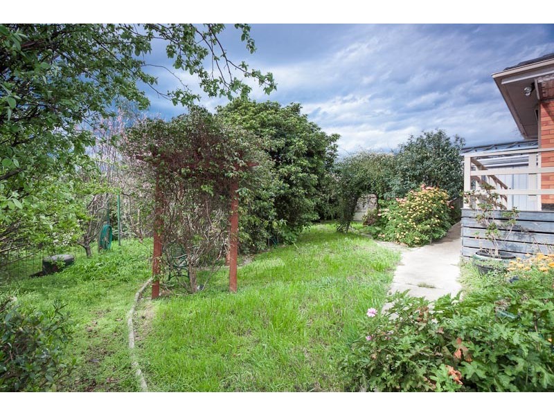9 Terence Street, Sunbury VIC 3429