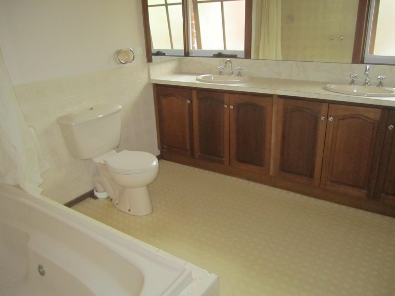 71 Brook Street, Sunbury VIC 3429