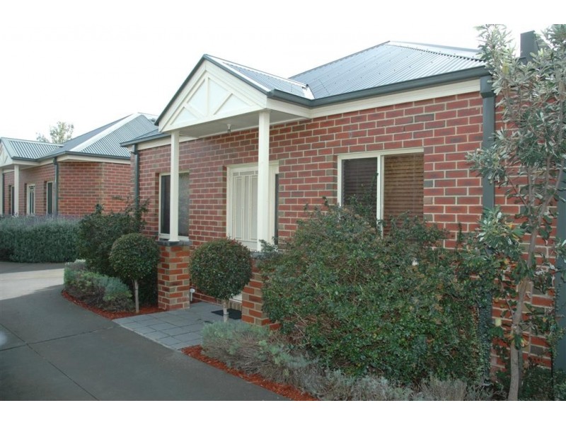 2/26 PASLEY STREET, Sunbury VIC 3429