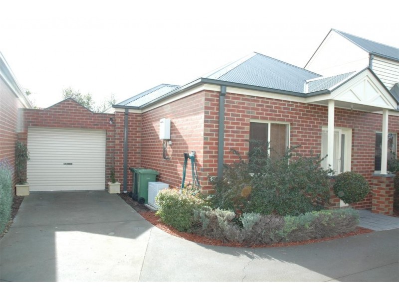 2/26 PASLEY STREET, Sunbury VIC 3429