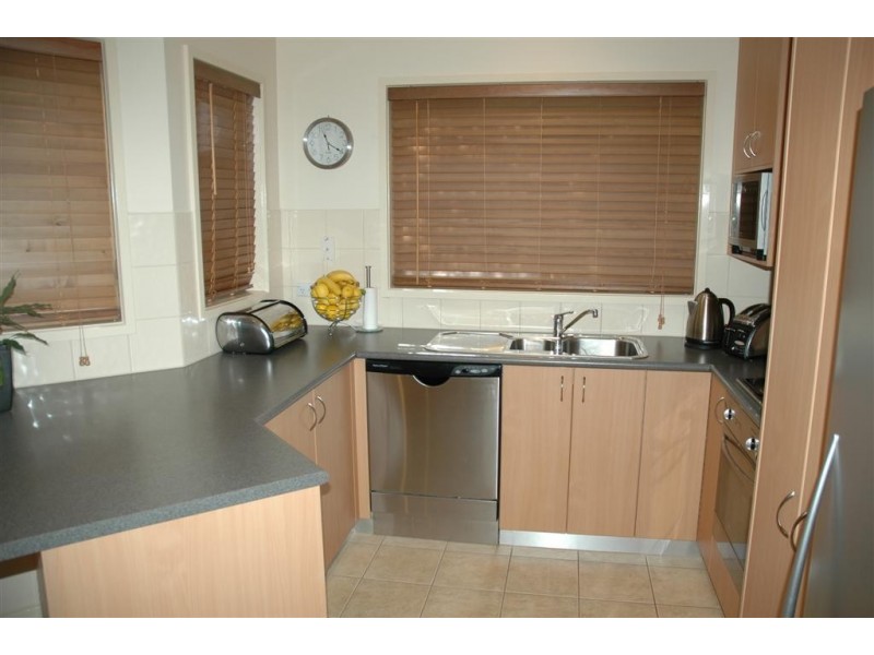 2/26 PASLEY STREET, Sunbury VIC 3429