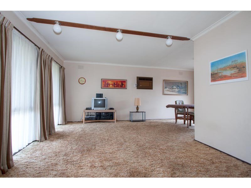 8 Carnoustie Drive, Sunbury VIC 3429