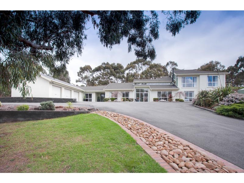 24 Winilba Road, Sunbury VIC 3429
