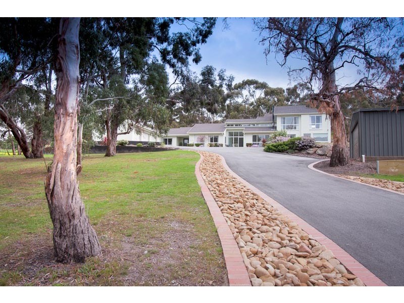 24 Winilba Road, Sunbury VIC 3429