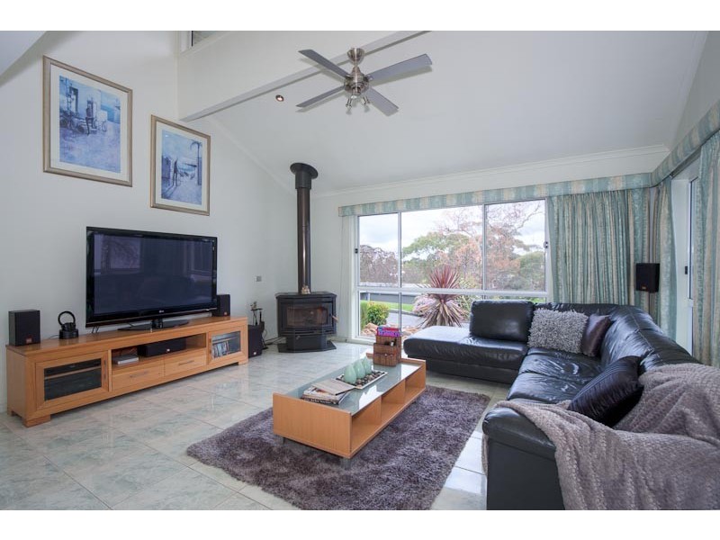 24 Winilba Road, Sunbury VIC 3429