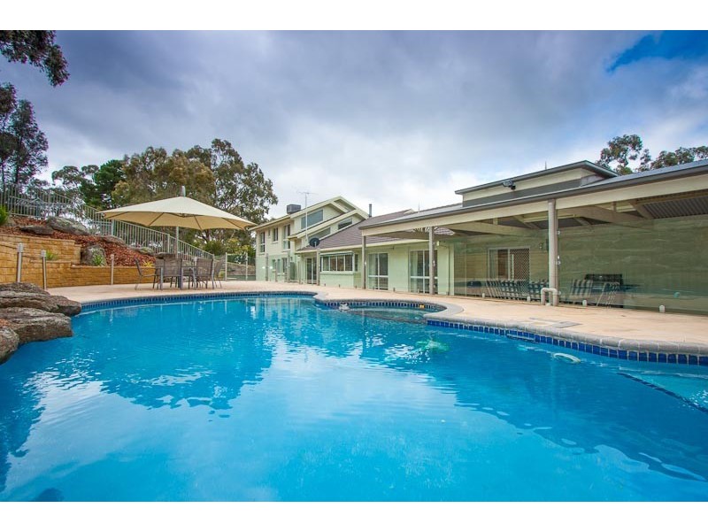 24 Winilba Road, Sunbury VIC 3429