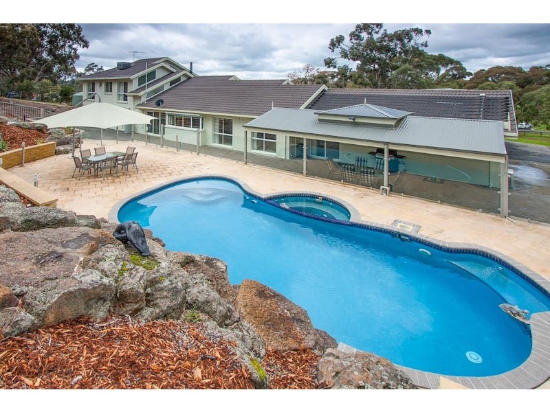 24 Winilba Road, Sunbury VIC 3429