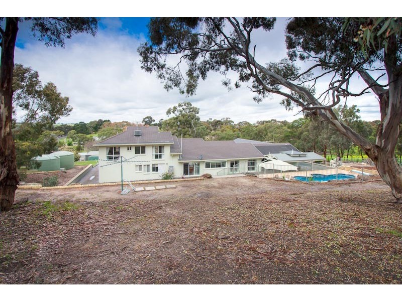24 Winilba Road, Sunbury VIC 3429