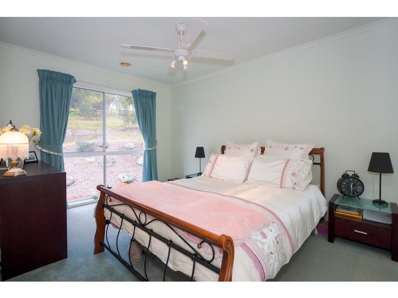 24 Winilba Road, Sunbury VIC 3429