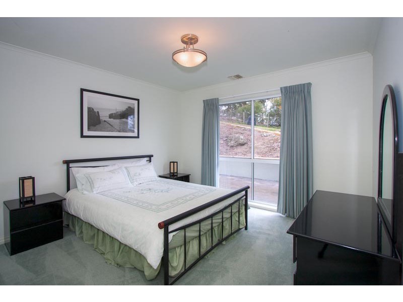 24 Winilba Road, Sunbury VIC 3429