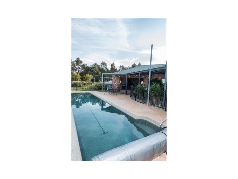 60 Tarrawarra Lane, Romsey VIC 3434