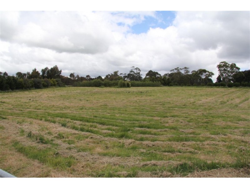 60 Tarrawarra Lane, Romsey VIC 3434