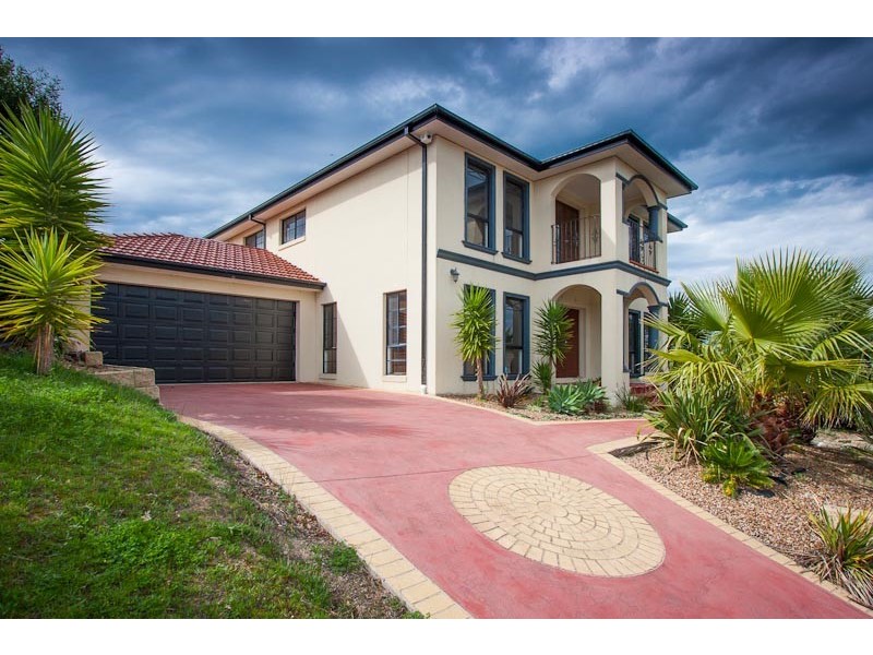 4 Bundanoon Avenue, Sunbury VIC 3429