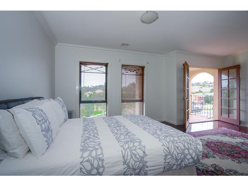 4 Bundanoon Avenue, Sunbury VIC 3429