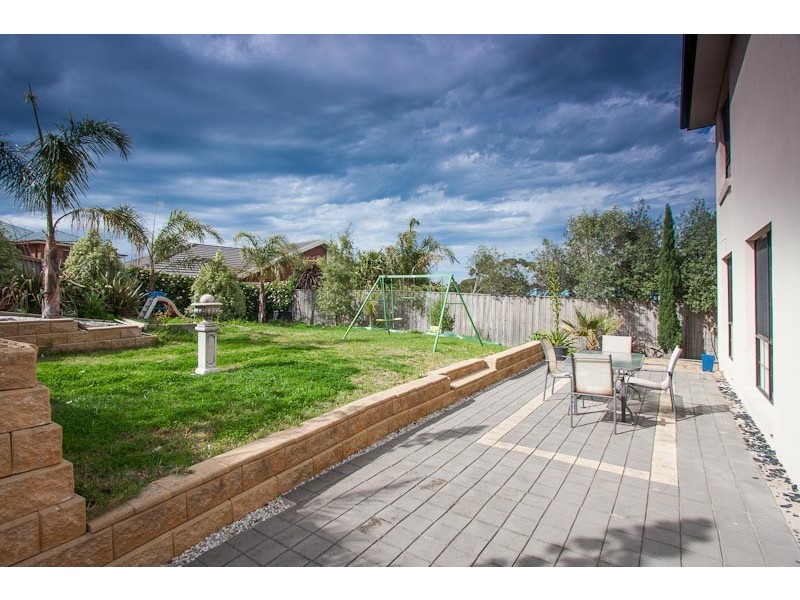 4 Bundanoon Avenue, Sunbury VIC 3429