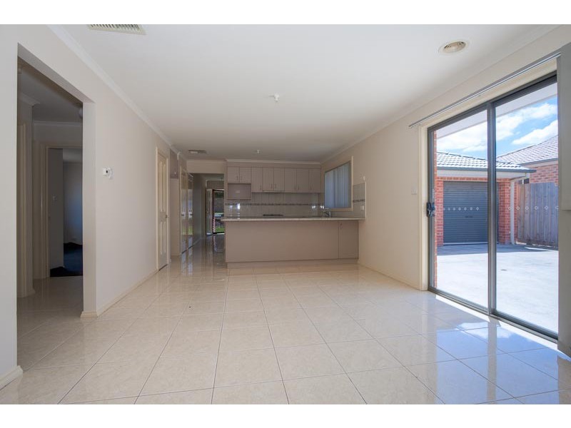 29 Fingleton Crescent, Sunbury VIC 3429