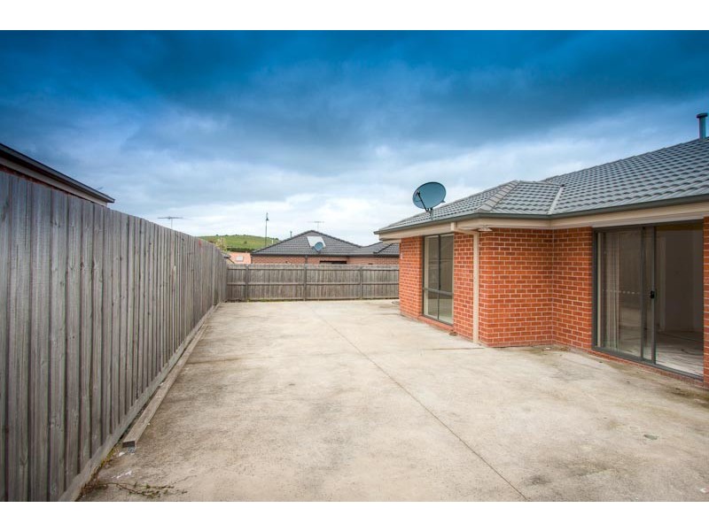 29 Fingleton Crescent, Sunbury VIC 3429