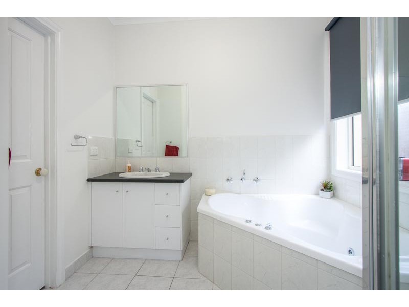 9 Sassafras Drive, Sunbury VIC 3429