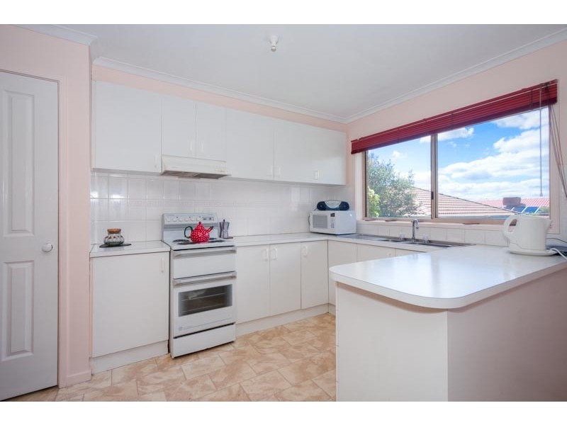 67 Olive Grove, Sunbury VIC 3429