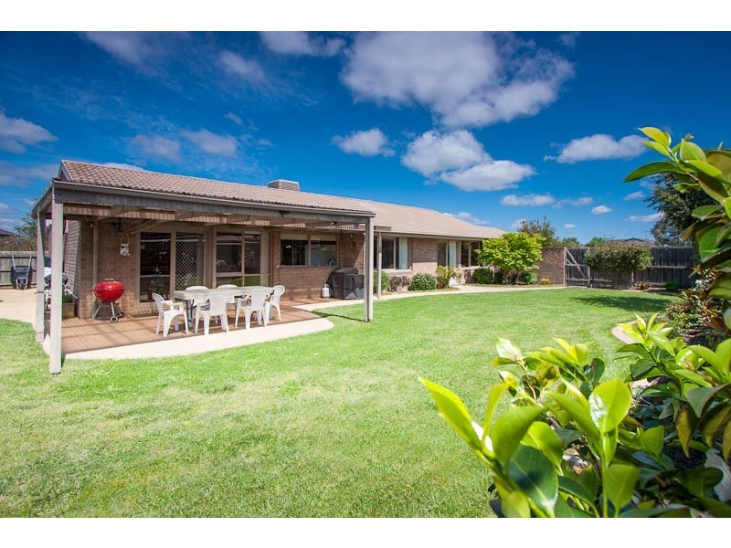 7 Bradman Drive, Sunbury VIC 3429