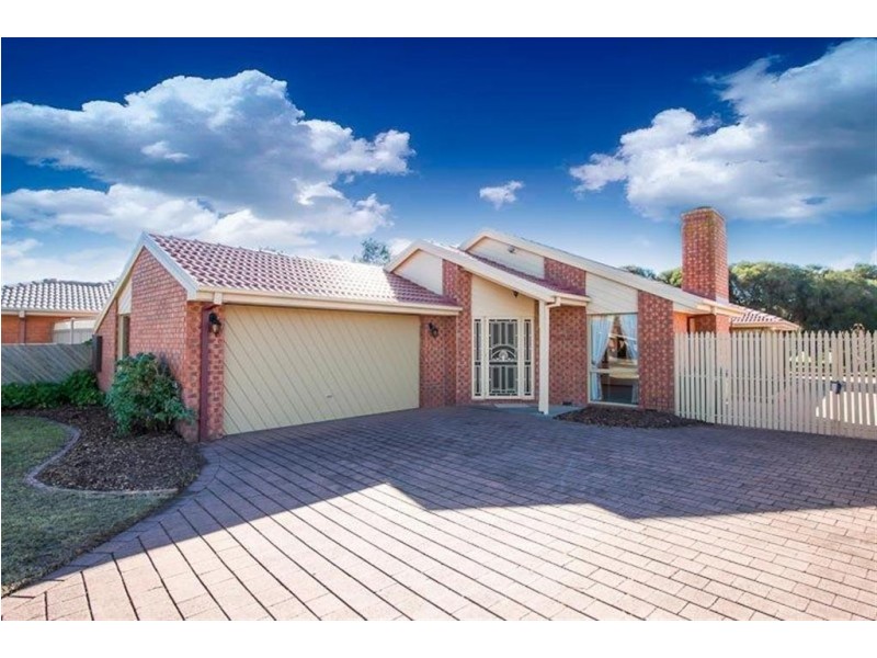 43 MUIRFIELD DRIVE, Sunbury VIC 3429