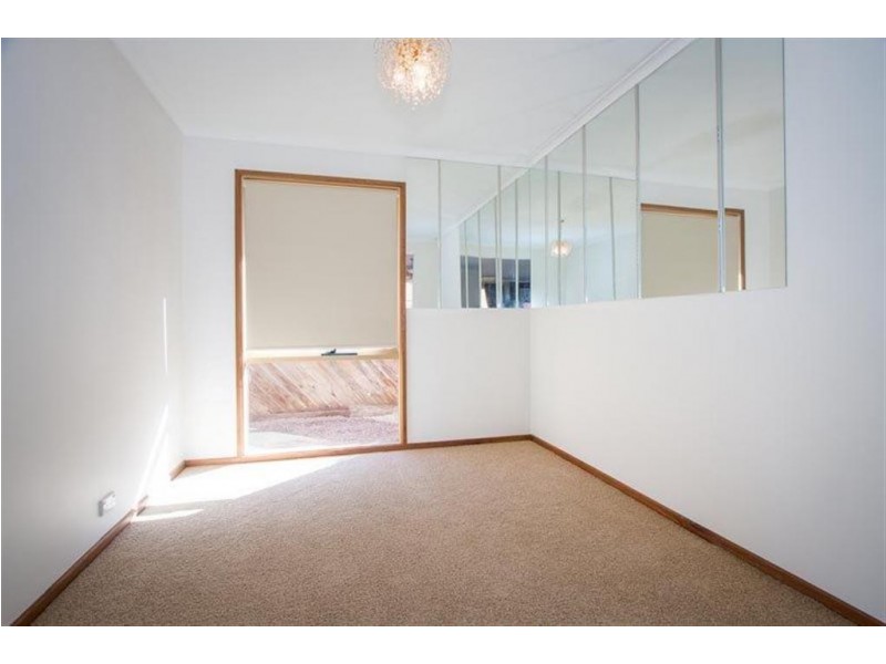 43 MUIRFIELD DRIVE, Sunbury VIC 3429