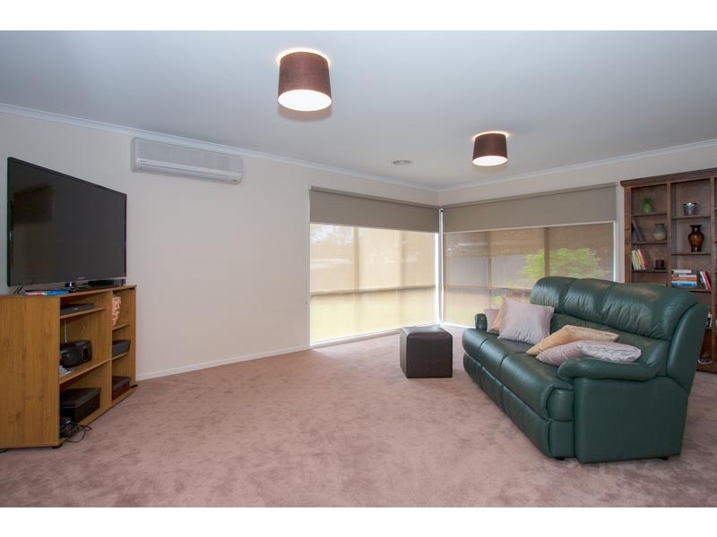 20 Paperbark Avenue, Sunbury VIC 3429