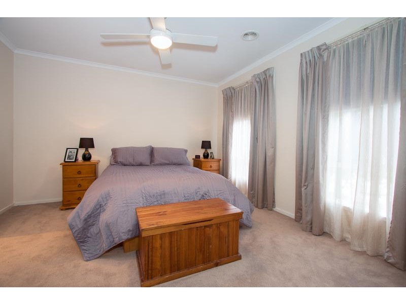 20 Paperbark Avenue, Sunbury VIC 3429