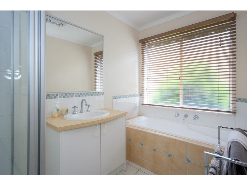 20 Paperbark Avenue, Sunbury VIC 3429