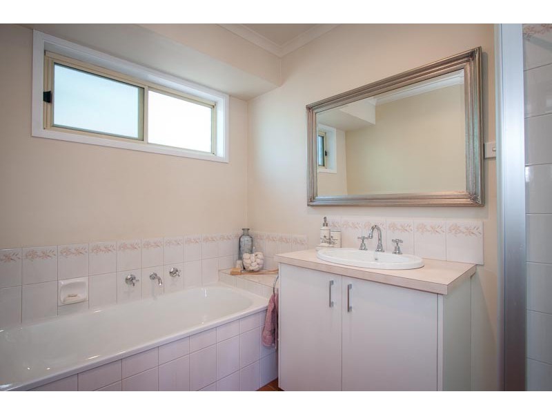 37 Davenport Drive, Sunbury VIC 3429