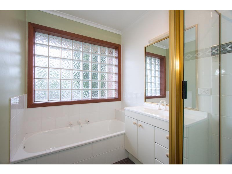 11 La Perouse Close, Sunbury VIC 3429