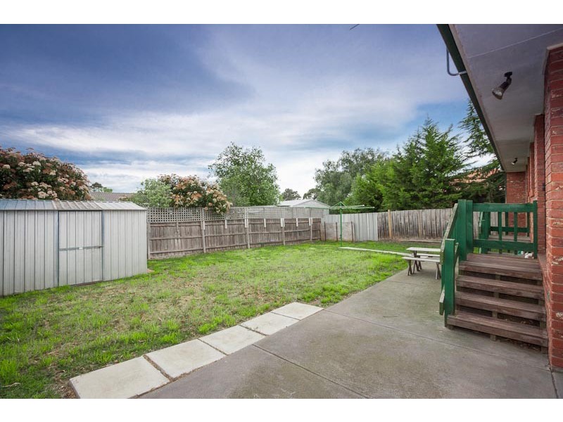 11 La Perouse Close, Sunbury VIC 3429