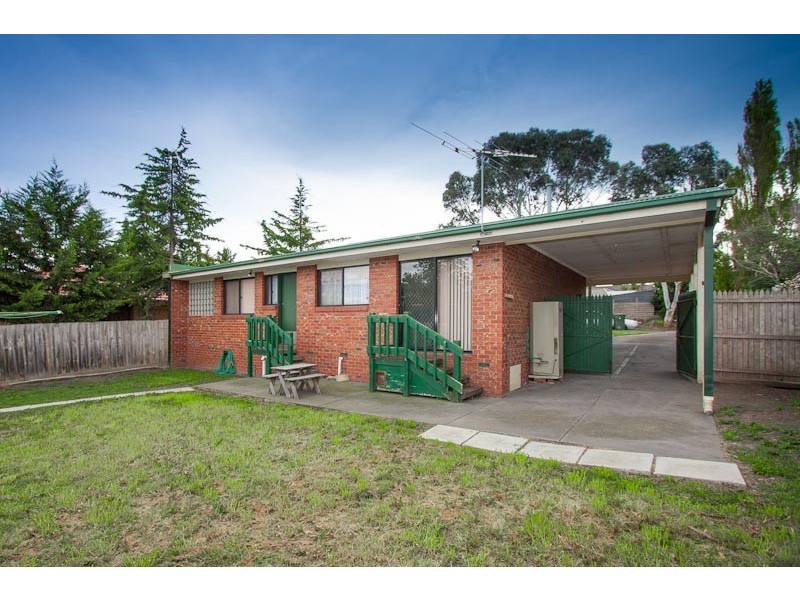 11 La Perouse Close, Sunbury VIC 3429