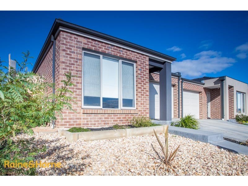 4/8 Pads Way, Sunbury VIC 3429