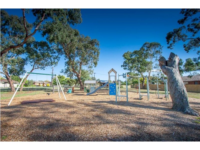 28 RUTHVEN STREET, Sunbury VIC 3429