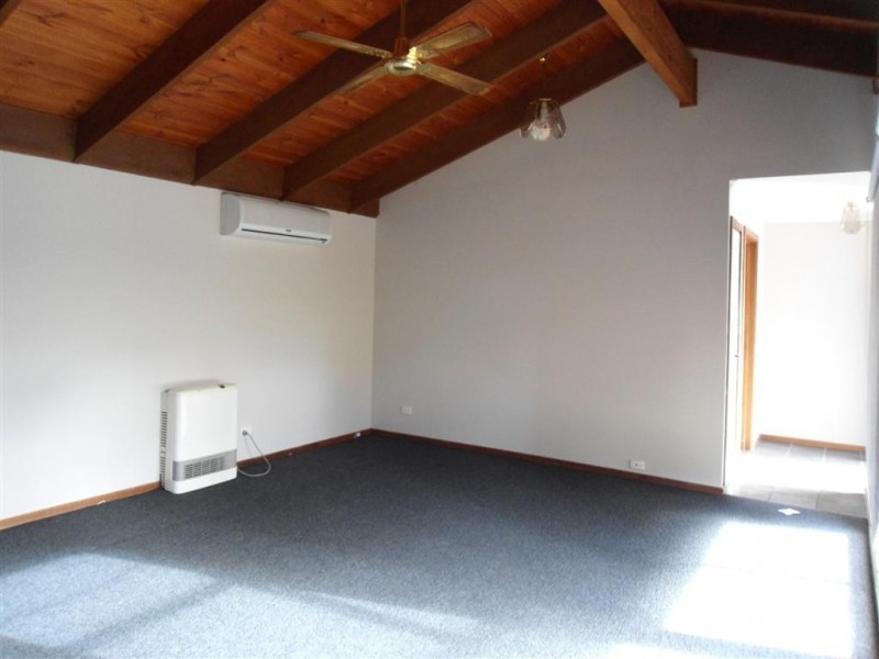 25 MUIRFIELD DRIVE, Sunbury VIC 3429